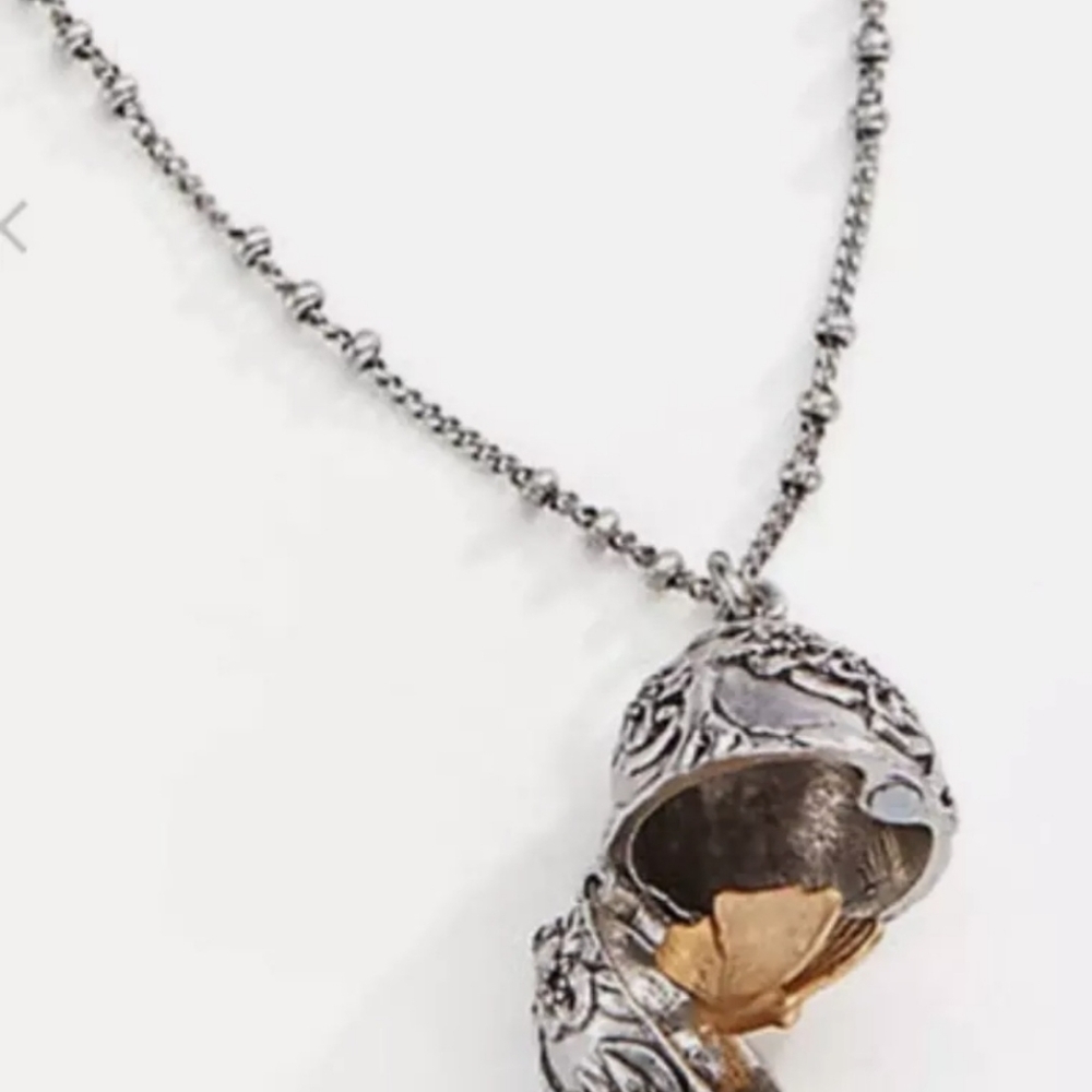 J. Jill's silver etched egg necklace - Picture 5 of 8